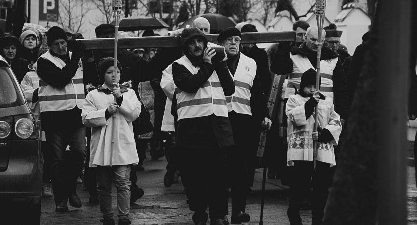 Droga Krzyżowa przeszła ulicami Łomży! [FOTO]