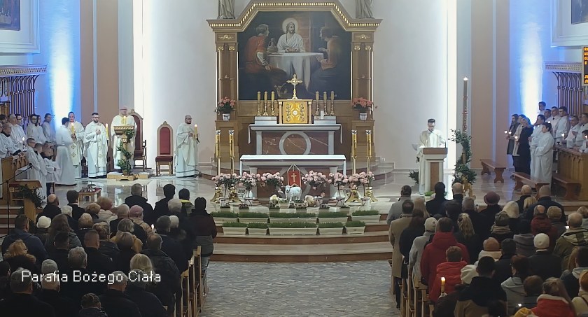 [NA ŻYWO] Łomżanie obchodzą Wigilię Paschalną. Transmisja z Parafii Bożego Ciała w Łomży