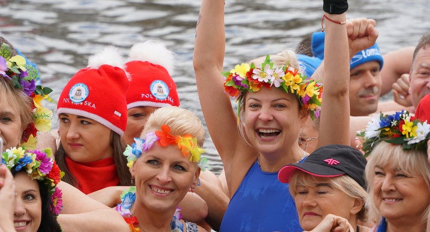 Magda Narożna weszła do lodowatej wody. Oficjalnie została foczką! [VIDEO i FOTO]