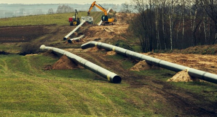 Strategiczny gazociąg w okolicach Łomży. Wkrótce popłynie pierwszy gaz
