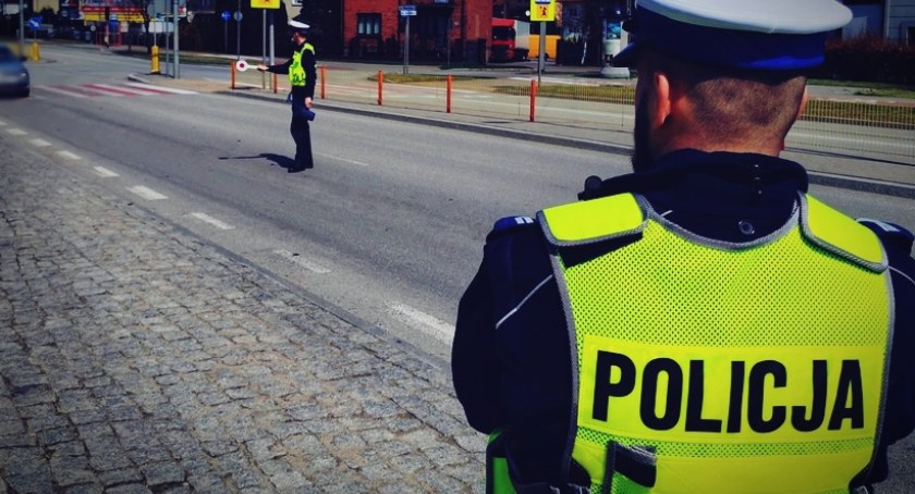 Łomża. Kierowcy jeżdżą za szybko w rejonie przejść dla pieszych!
