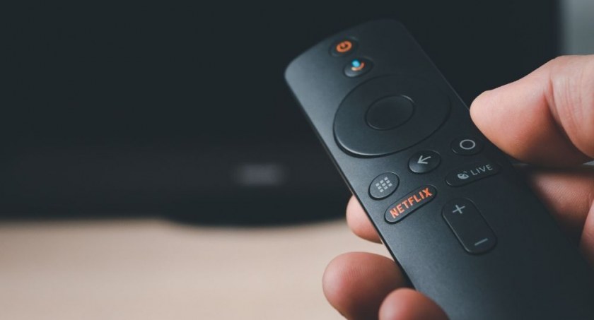 Klasyczna telewizja czy serwisy streamingowe?