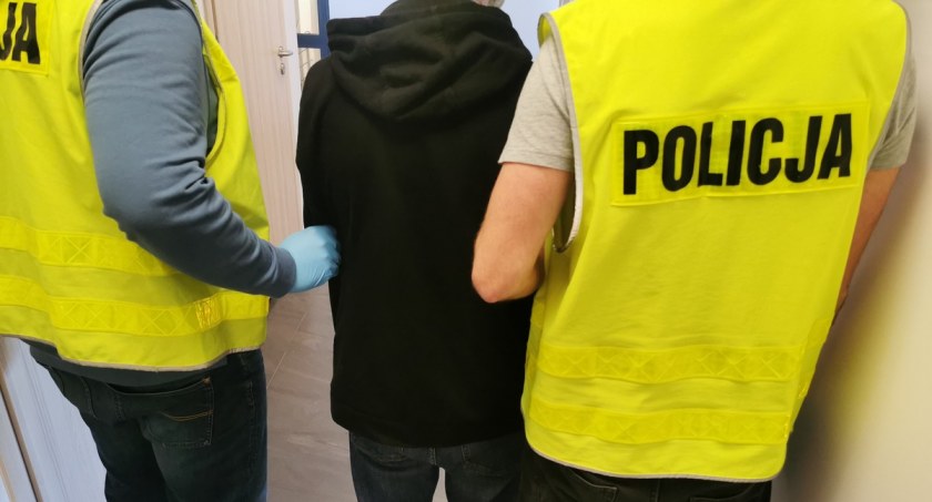 Interesowały ich głównie drogie perfumy. Przestępców namierzyli policjanci z Łomży
