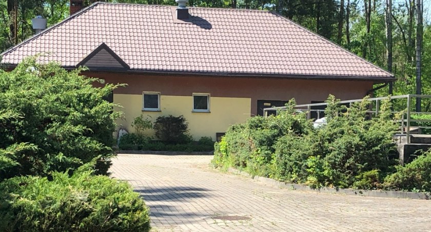 Przejażdżka radnych komisji do Czerwonego Boru z fortelem w tle