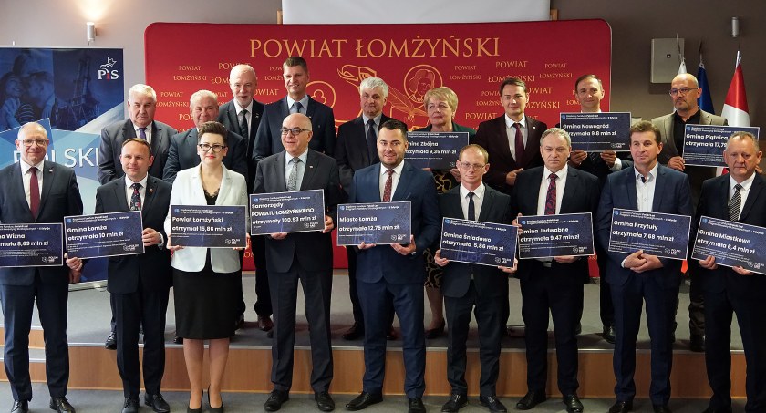 II edycja Polskiego Ładu. Samorządowcy odebrali symboliczne czeki [VIDEO i FOTO]