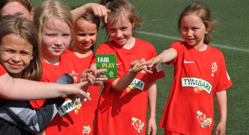 Drużyna MOSiR Łomża U-8 zwycięża w finale wojewódzkim turnieju 