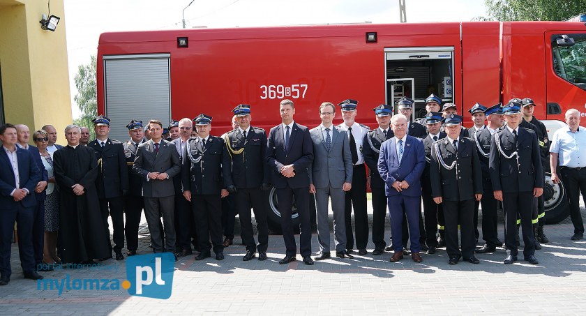 Strażacy ochotnicy z regionu z białostockimi pojazdami [FOTO]