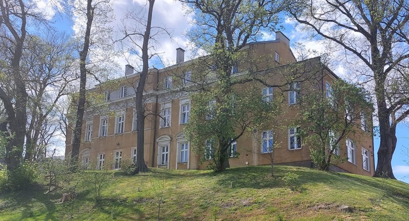 Dyrektorzy poszukiwani. Kto będzie zarządzał bursami szkolnymi?