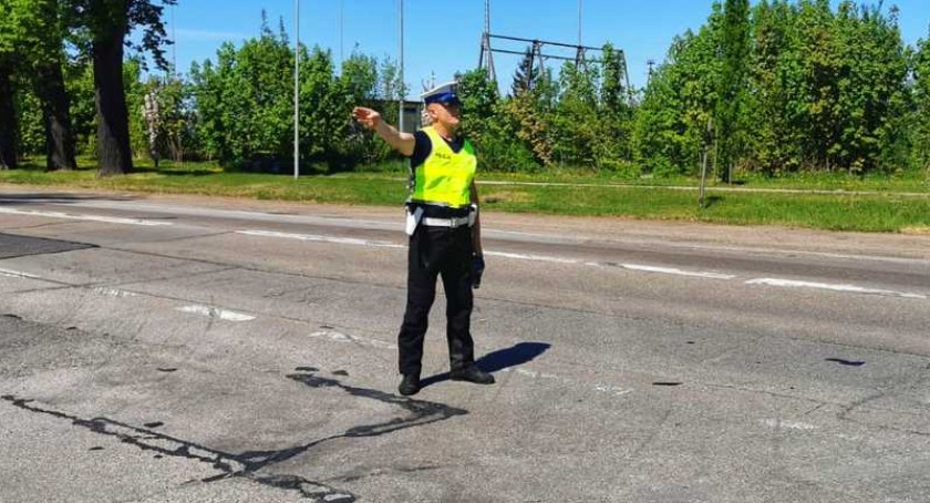 Prędkość pod kontrolą policji