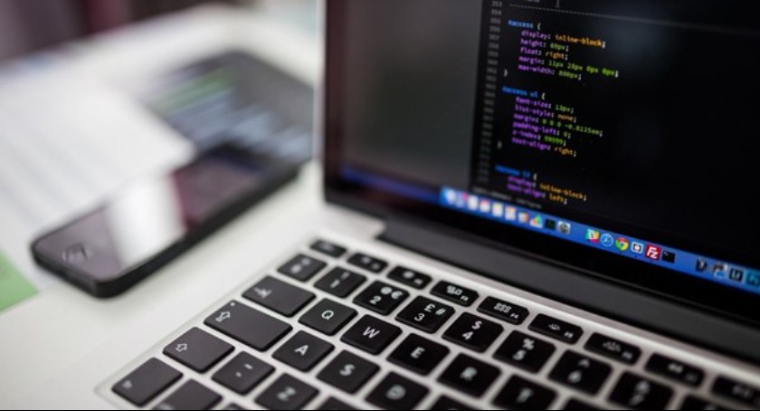 Treści SEO a budowa strony internetowej. Czy jest to aż tak ważne? 
