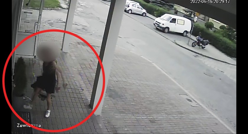 Młoda i wściekła. Akt wandalizmu zarejestrowała kamera [VIDEO]
