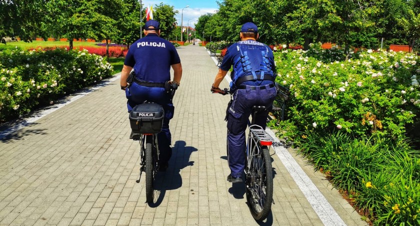 Policjanci pomogli zagubionej seniorce