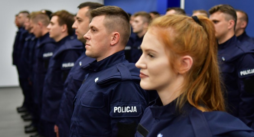 Podlaska policja ma nowych funkcjonariuszy. Będą służyli m.in. w Łomży [FOTO]