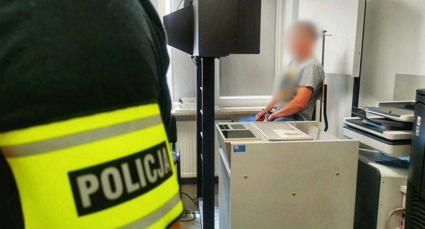 Mieszkaniec gminy Zbójna zatrzymany za posiadanie narkotyków