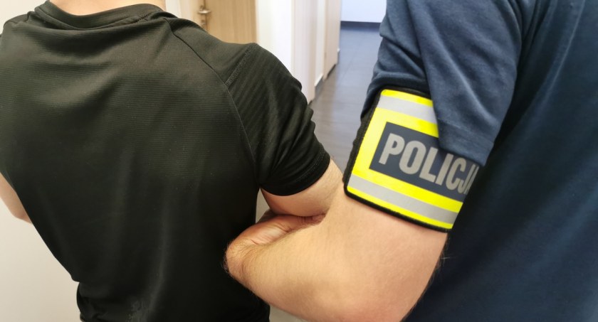 Młodzi mężczyźni pobili łomżyńskiego taksówkarza. Przyjechali do miasta na kurs prawa jazdy