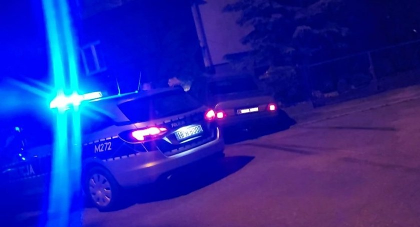 Pijani kierowcy. 18-latek wjechał w ogrodzenie, 36-latek wypił piwo na pusty żołądek