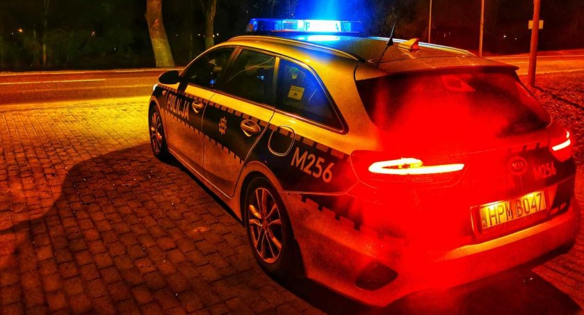Policjanci zatrzymali w nocy dwóch pijanych kierowców
