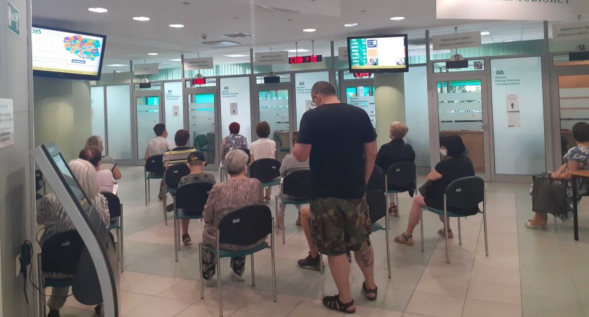 Od 11 lipca ZUS w poniedziałki tylko do 17.00 