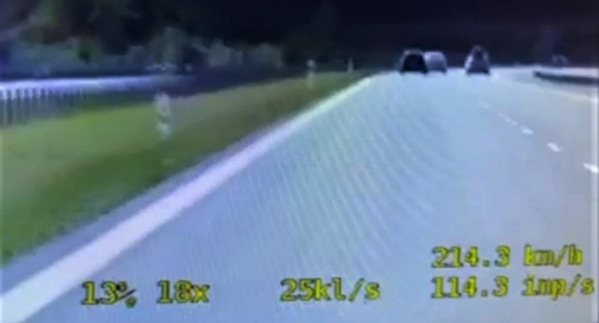 Jechał ponad 200 km/h z żoną i dziećmi. Spieszył się na chrzest