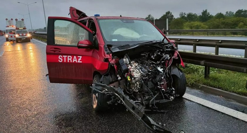 Sygnały świetlno-dzwiękowe i minuta ciszy dla zmarłego strażaka