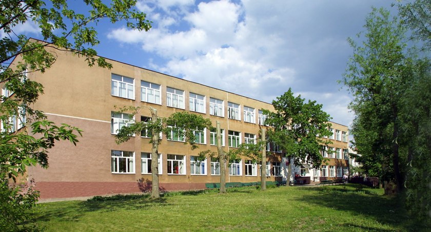 Wirtualna strzelnica w łomżyńskiej szkole