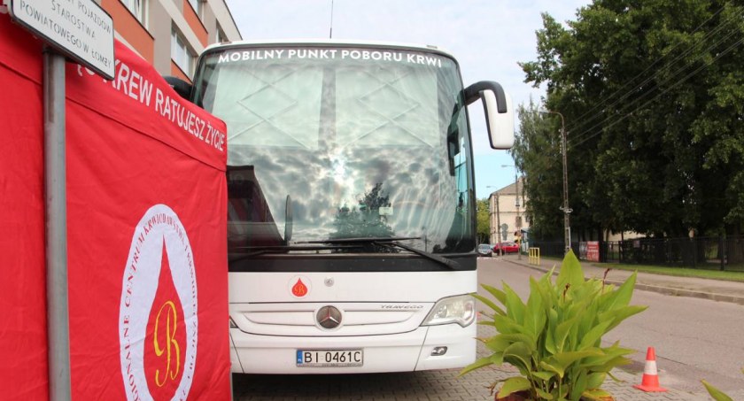 Krew pilnie potrzebna! W Łomży pojawią się dwa ambulanse