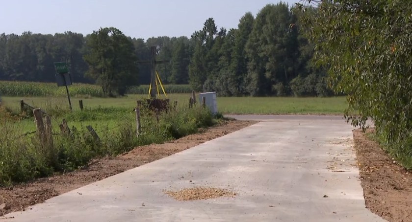 Kupili wytwórnię betonu i sami budują drogi. Wójt mówi o oszczędnościach