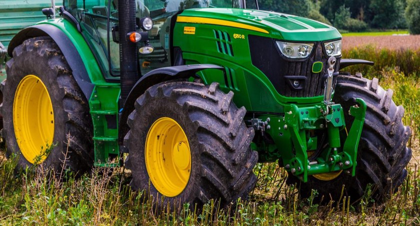 Skradziono ciągnik wart 250 tys. zł