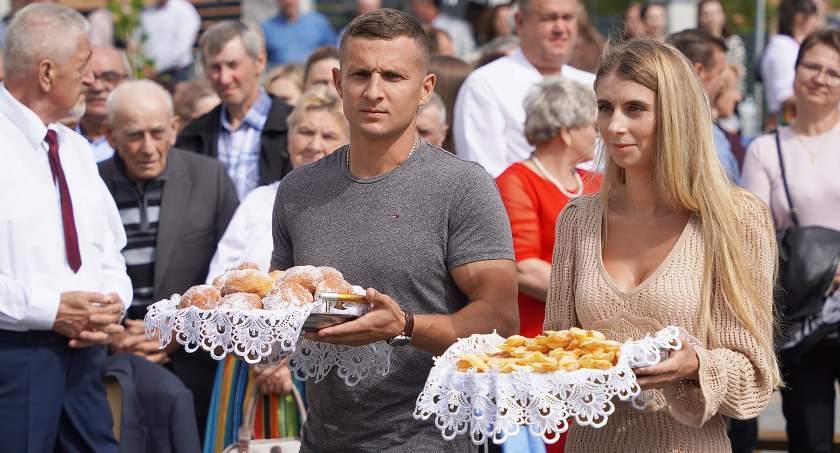 Dożynki Gminne w Miastkowie. “Nasi bracia rolnicy niejednokrotnie przewyższają rolników w Zachodu” [FOTO]