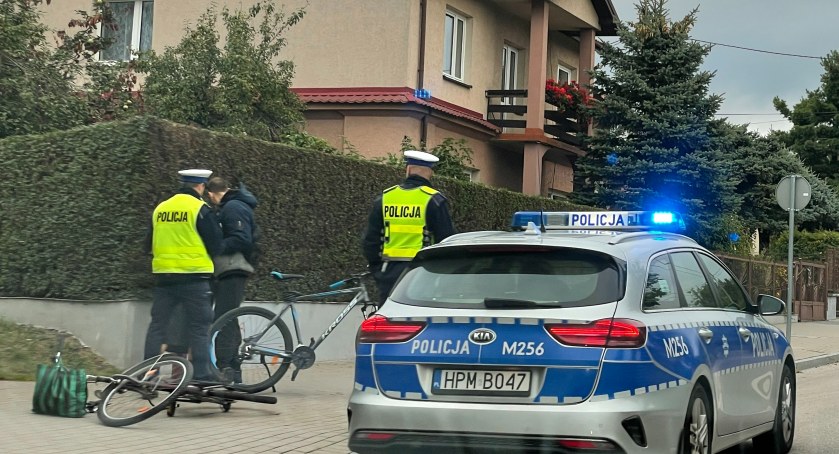 Zderzenie rowerzystów. Jedna osoba w szpitalu [FOTO]