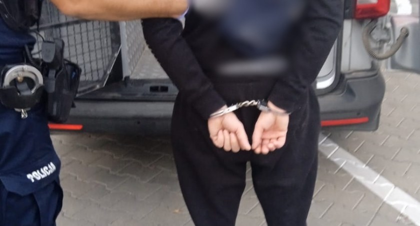 Kuzie: Wezwał policję, po czym sam trafił do więzienia