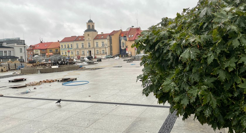 Na nowy Stary Rynek poczekamy dłużej. Wszystko przez… deszcze na Śląsku