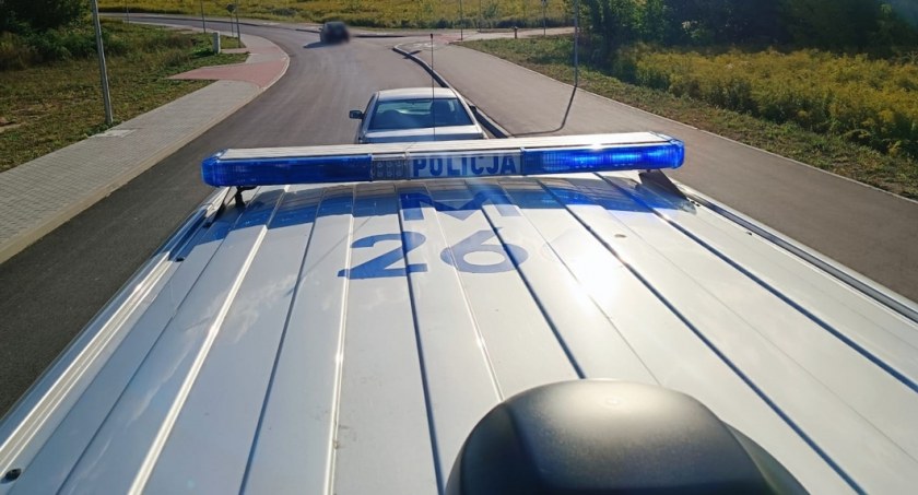 24-latek z Łomży nie włączył kierunkowskazu. Teraz grozi mu więzienie