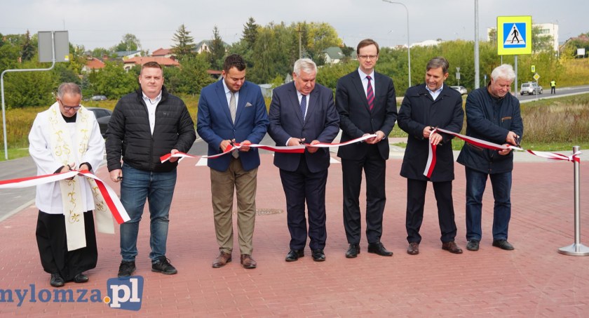 Wstęga przecięta. Kolejne ulice w Łomży doczekały się oficjalnego otwarcia [FOTO]