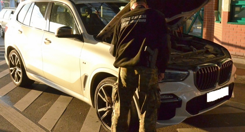 Strażnicy graniczni odzyskali BMW o wartości 200 tys. zł