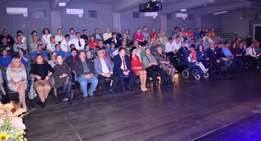 Niepełnosprawni - pełnosprawni na scenie [FOTO]