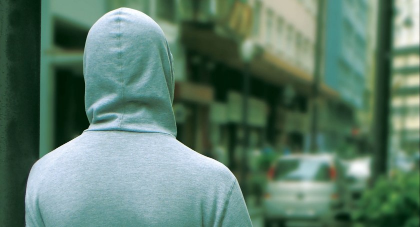 18-latek z Łomży stracił ponad 2 tysiące złotych. Chciał sprzedać bluzę