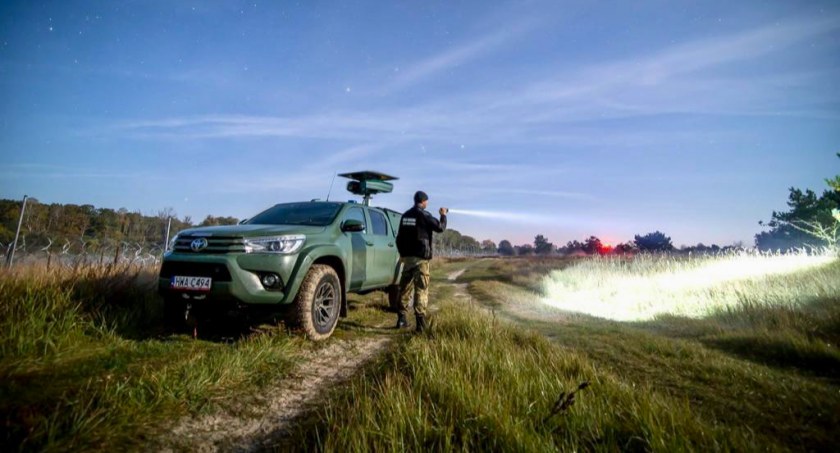 Granica z Białorusią i Litwą. Kolejni nielegalni migranci i pościg służb 