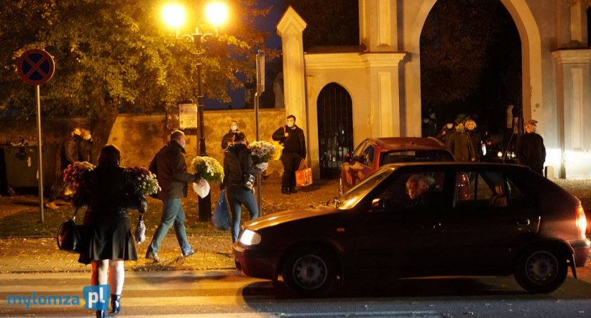 Łomża. Bezpłatne przejazdy i linia specjalna na Wszystkich Świętych