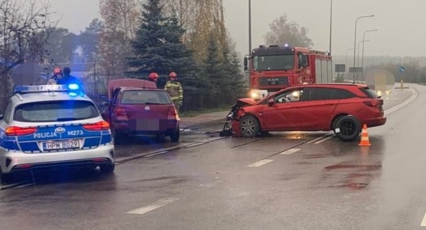 Nowogród. Utrudnienia po zderzeniu dwóch pojazdów [AKTUALIZACJA]