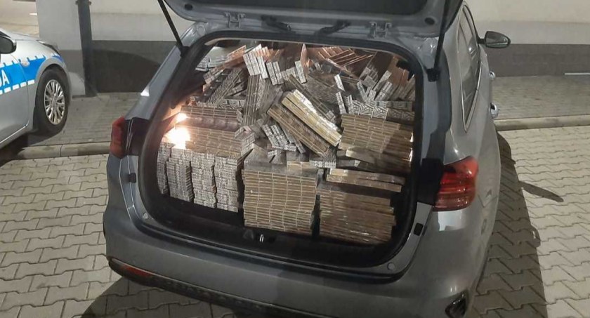 Auto wypełnione papierosami w Łomży. To był dopiero początek! [FOTO]
