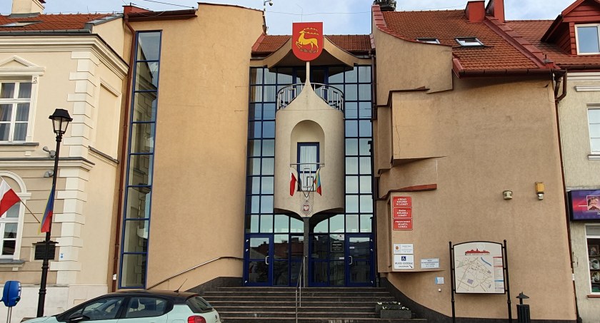 Jesteście zadowoleni z łomżyńskich urzędników? Ratusz bada poziom satysfakcji