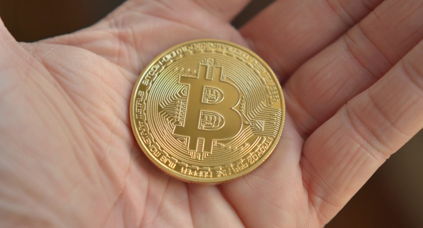 30-latek chciał zainwestować w kryptowaluty. Stracił prawie 90 tysięcy