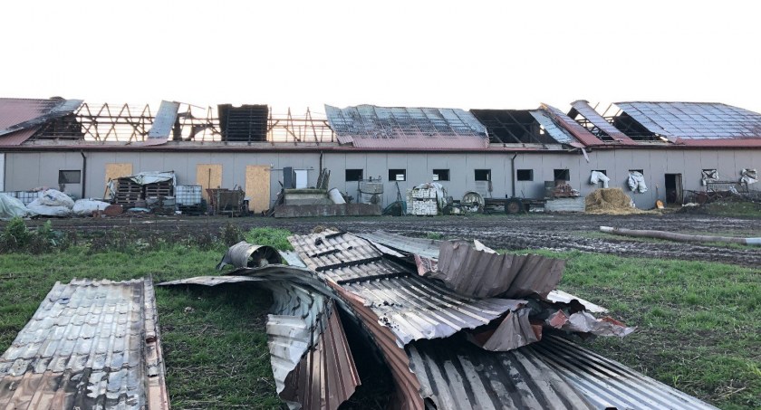 Ogromny pożar gospodarstwa rolnego. Małżeństwo prosi o wsparcie [FOTO]