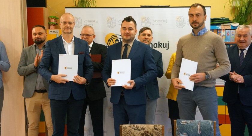 Najstarsze przedszkole w Łomży zyska nowy budynek. Miasto podpisało umowę [FOTO]
