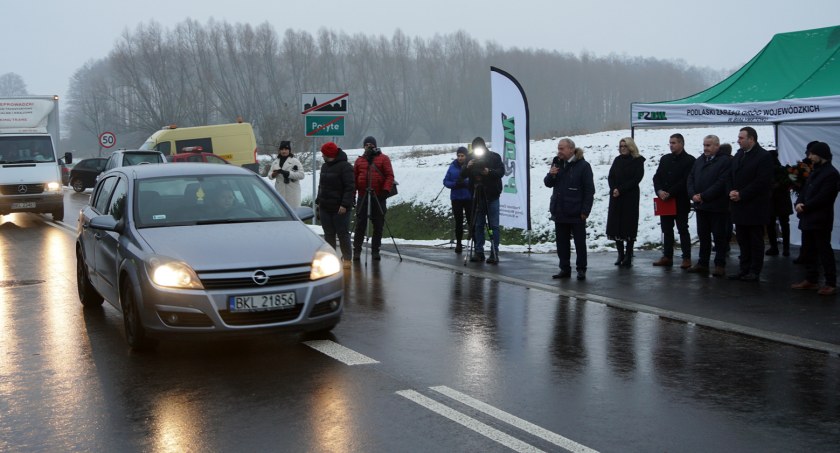 Nowy most oficjalnie otwarty. Całość pochłonęła blisko 10 milionów złotych [VIDEO i FOTO]