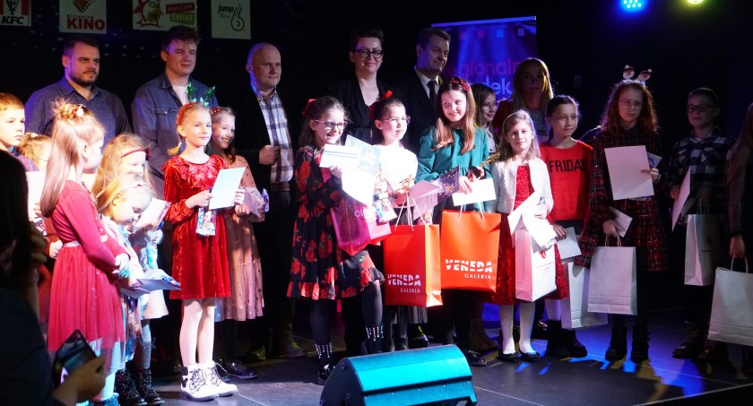 W Łomży odbył się Festiwal Gwiazdkowe Nutki 2022. Znamy laureatów [FOTO]