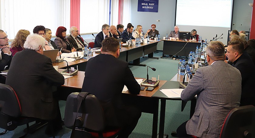 „Całe szczęście, że tak mało mieszkańców nas słucha”. O Łomży miał decydować Białystok?