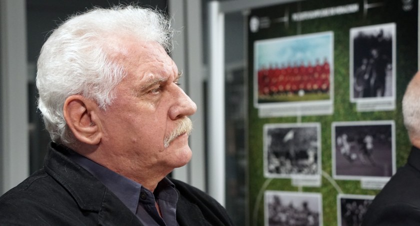Wzruszony syn na otwarciu wystawy z okazji 100. rocznicy urodzin Kazimierza Górskiego, Trenera Tysiąclecia [FOTO i VIDEO]