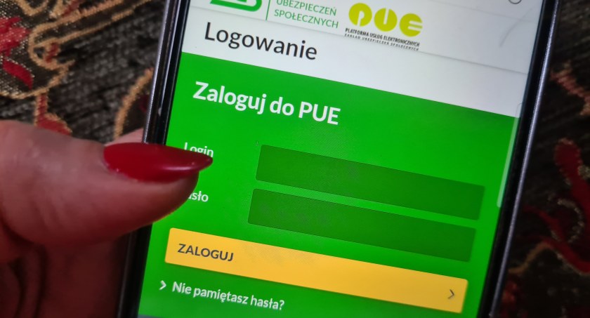 Pracownicy ZUS czekają na spóźnialskich, którzy nie założyli konta na PUE